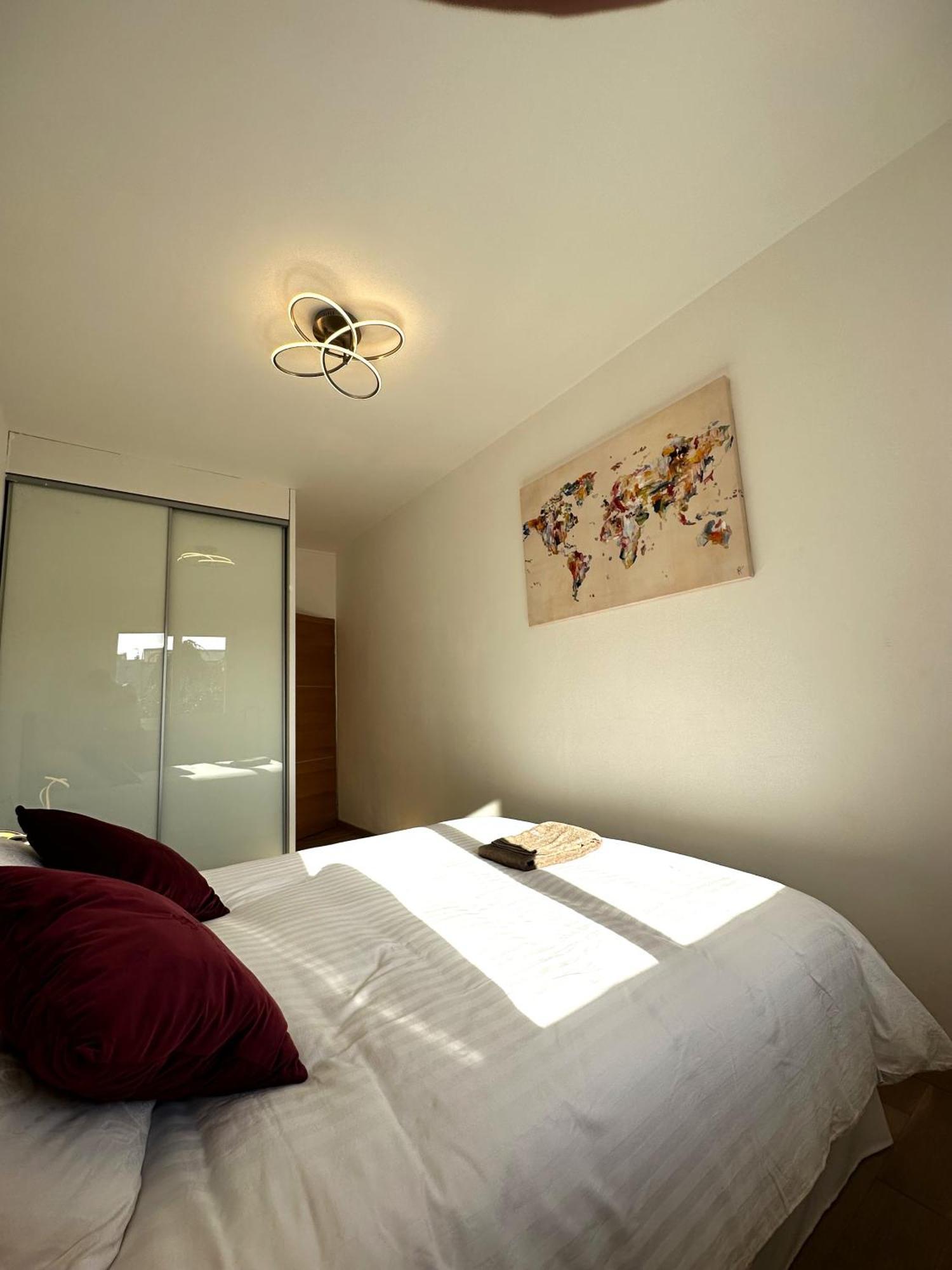 Arena Center Town Apartment Reims Exterior photo